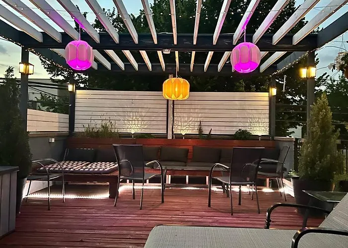 The Banksy-greystone Rooftop Firepit United Center Apartment